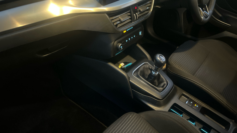 Ford Focus 1.0 EcoBoost Hybrid mHEV 125 Titanium Edition 5dr Petrol Hatchback